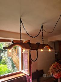 Lampadario da soffitto e lampade da muro