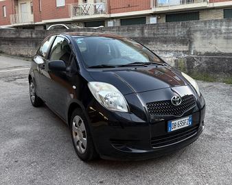 Toyota Yaris 1.0 3 porte