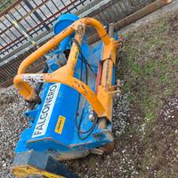 Trincia falconero con spostamento idraulico 