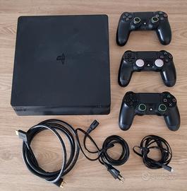 PS4 Slim 1TB, 3 Joystick e 14 Giochi Originali