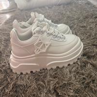 scarpe  quasi nuova