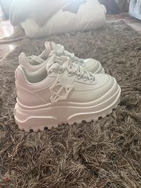 scarpe  quasi nuova