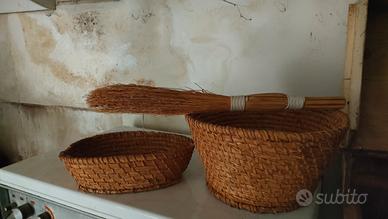 cesti in saggina realizzati a mano