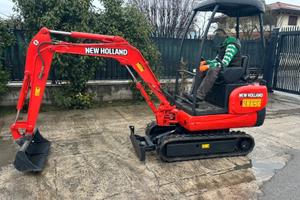E166 Mini escavatore New Holland 15 q