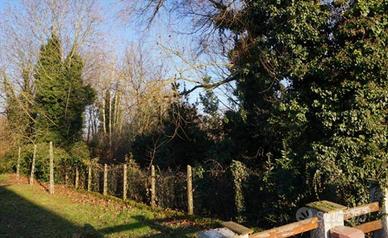 Immobile in asta di 3500 m² a Sermide e Felonica