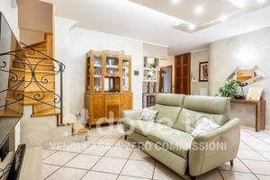 Appartamento di 140 m² con 3 locali e box auto a V
