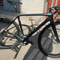 bici corsa.merida scultura CF .3 disc 2.150 euro 