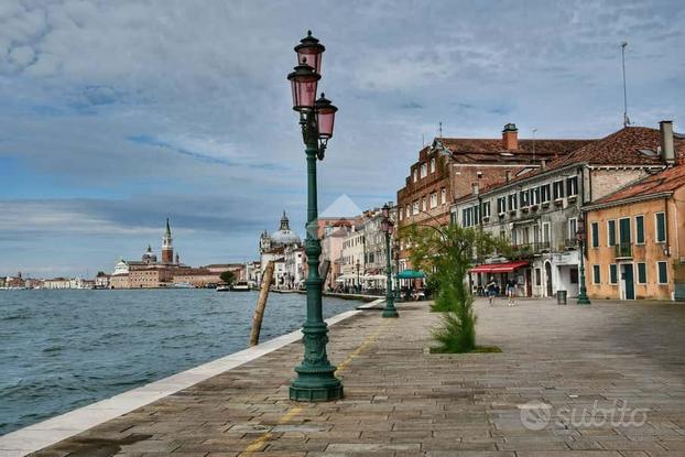 3 LOCALI A VENEZIA