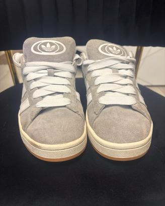 Adidas campus