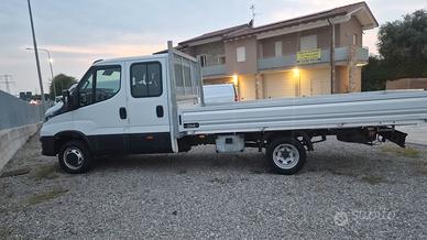 IVECO DAILY 7 POSTI  CASSONE 