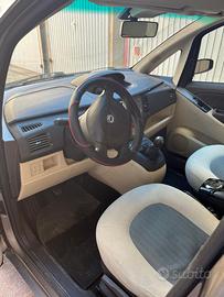 auto lancia musa