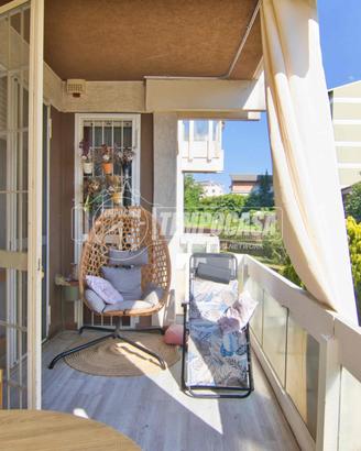 TRILOCALE RISTRUTTURATO CON DUE TERRAZZI E BOX!!!