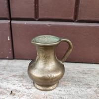 piccola brocca in ottone massiccio