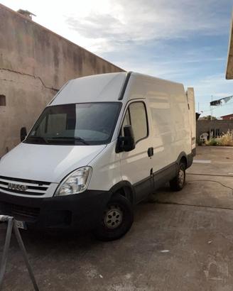 Iveco Daily 35C10 2.3 Hpi PLM-RG Cabinato