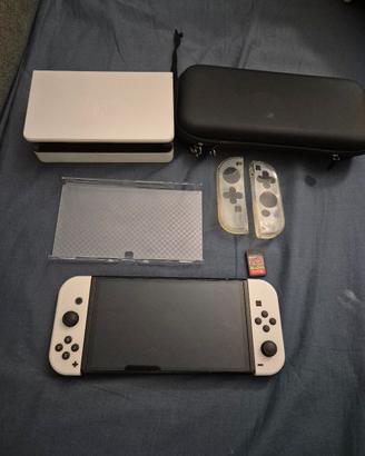 Nintendo Switch OLED  bianca, perfetta +custodia, 
