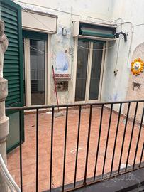 centro storico 3 vani 2 terrazze buon investimento