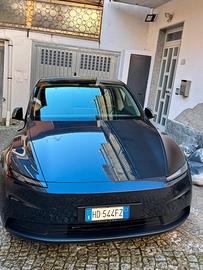 Tesla model y  standard