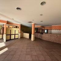 Si affitta locale commerciale