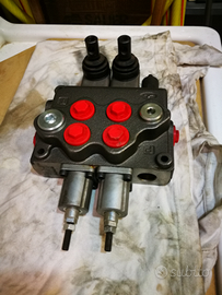 Distributore oleodinamica idraulico