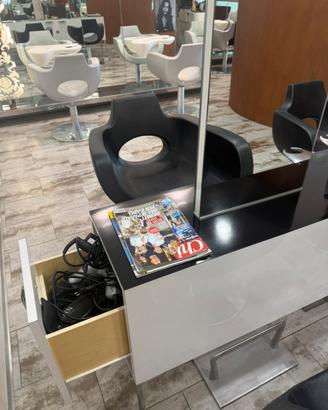 Vendita arredamento parrucchieri