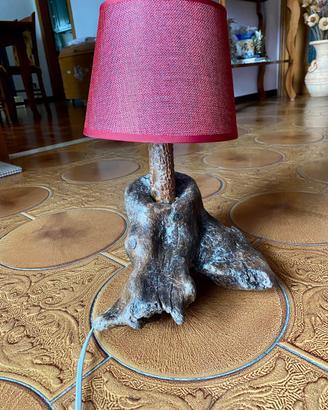 Lampada di legno