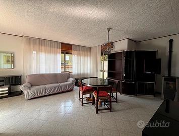 Quadrilocale arredato con box e magazzino