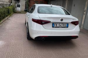 Alfa Romeo Giulia 2.2