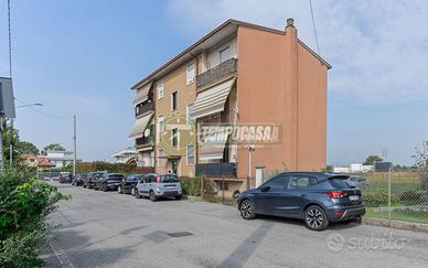 APPARTAMENTO DI 3 LOCALI CON BOX