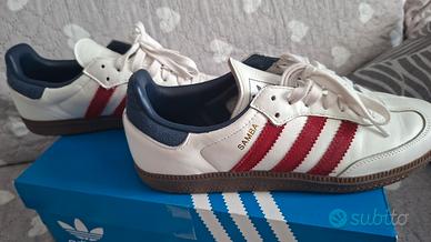 Scarpe Adidas  modello Samba 
