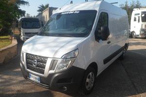 Nissan NV400 furgone medio alto
