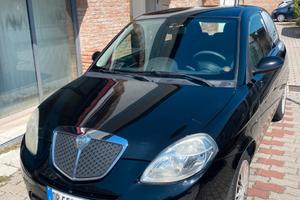 Lancia y 2008