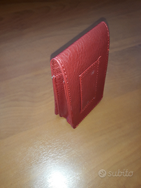 Porta pacchetti con asola per cintura rosso pelle