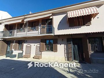 Rustico / Casale di 157 m² con 4 locali e box auto
