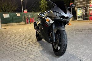 Yamaha R6
