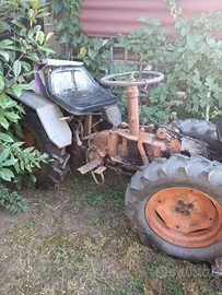 Trattore con trincia