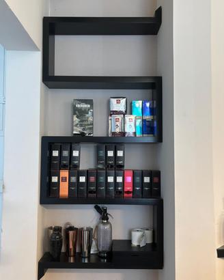 Espositore moderno nero – arredamento negozio