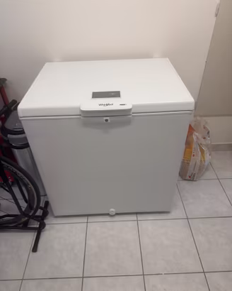 Congelatore a pozzetto Whirlpool 204l