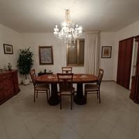 Sala da pranzo anni 90 mai usato
