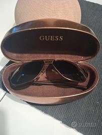 occhiali guess con custodia