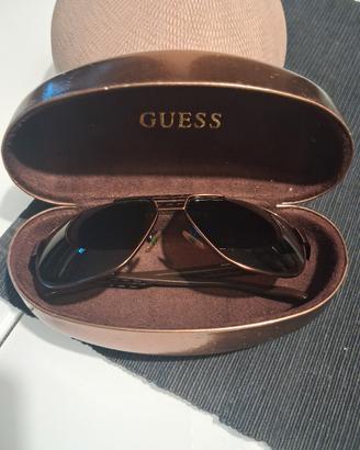 occhiali guess con custodia