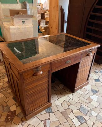 Scrivania primi 900 retaurata, perfetta