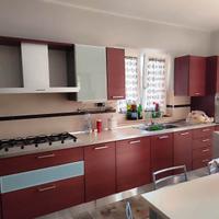 CUCINA usata Scavolini di mt5 in legno color bordo