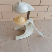 Spremiagrumi professionale a leva vintage - design