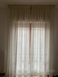 Coppia tende eleganti a cascata con ricami