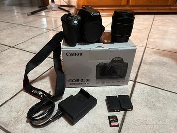 Canon EOS 250d 18-55 mm + accessori vari