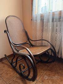 Sedia a dondolo antica 800’