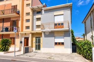 CASA SEMINDIPENDENTE A PORTO SANT'ELPIDIO