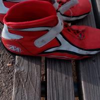 Scarpe e guanti MIR per karting