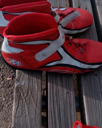 Scarpe e guanti MIR per karting