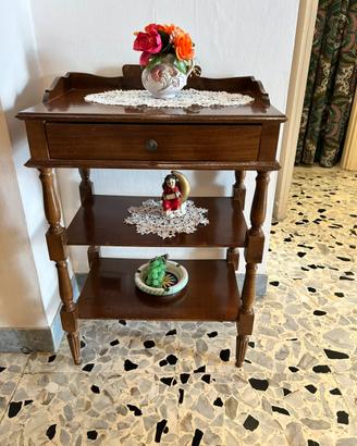 Etagere in noce